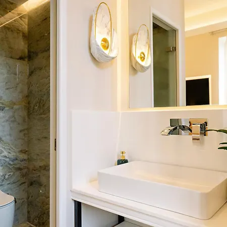 Curcumelli Luxury Apartament *